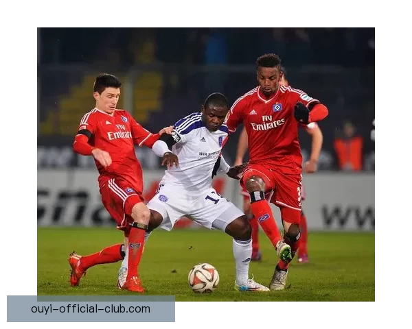 足球竞猜平台推荐：全面解析如何提高预测准确率及投注技巧